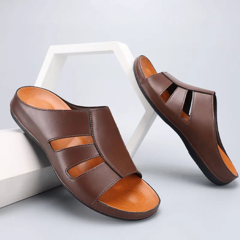 Heren Slippers met Open Teen – Instapmodel met Uitgesneden Bovenwerk