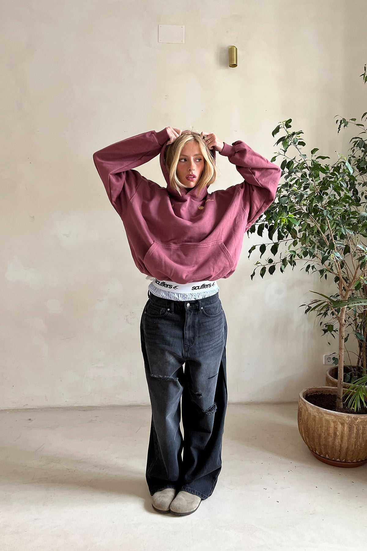 Dames Hoodie met Ontspannen Pasvorm en Minimalistisch Design - De Mode OutletDE-75160425-162801-13-17