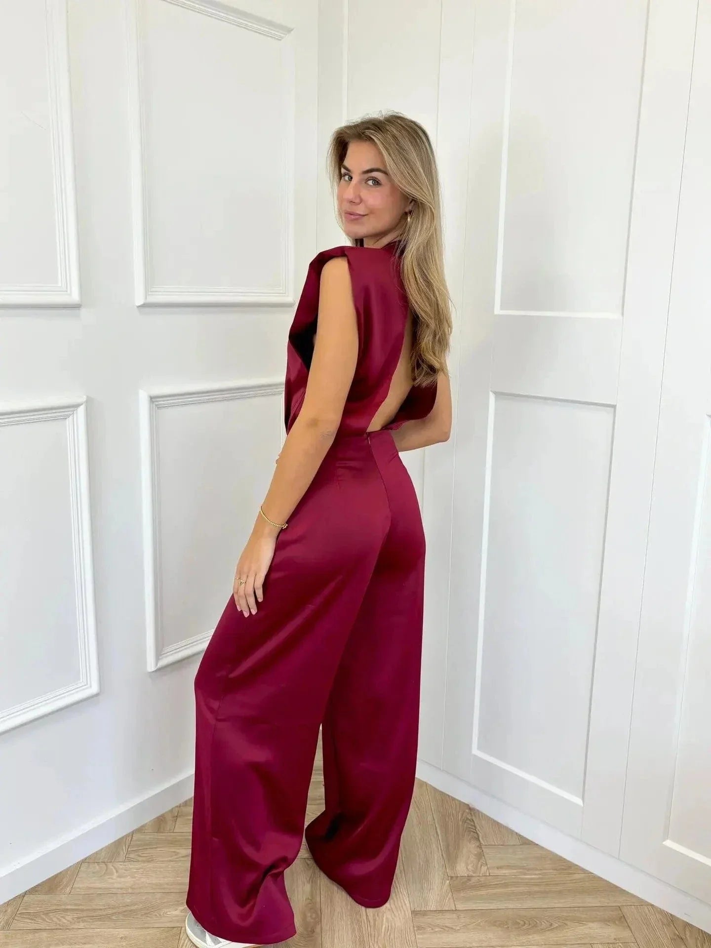 Dames Rugloze Jumpsuit met Wijde Pijpen – Elegante Zomerstijl - De Mode Outlet14:29Wine Red;5:100014064