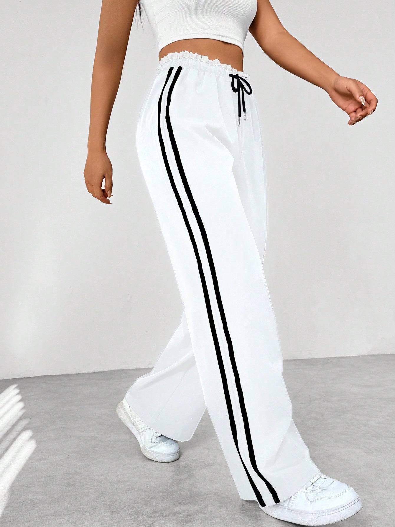 Dames Wide - Leg Broek met Strepen en Elastische Taille - De Mode OutletFA-11300425-140106-92-7