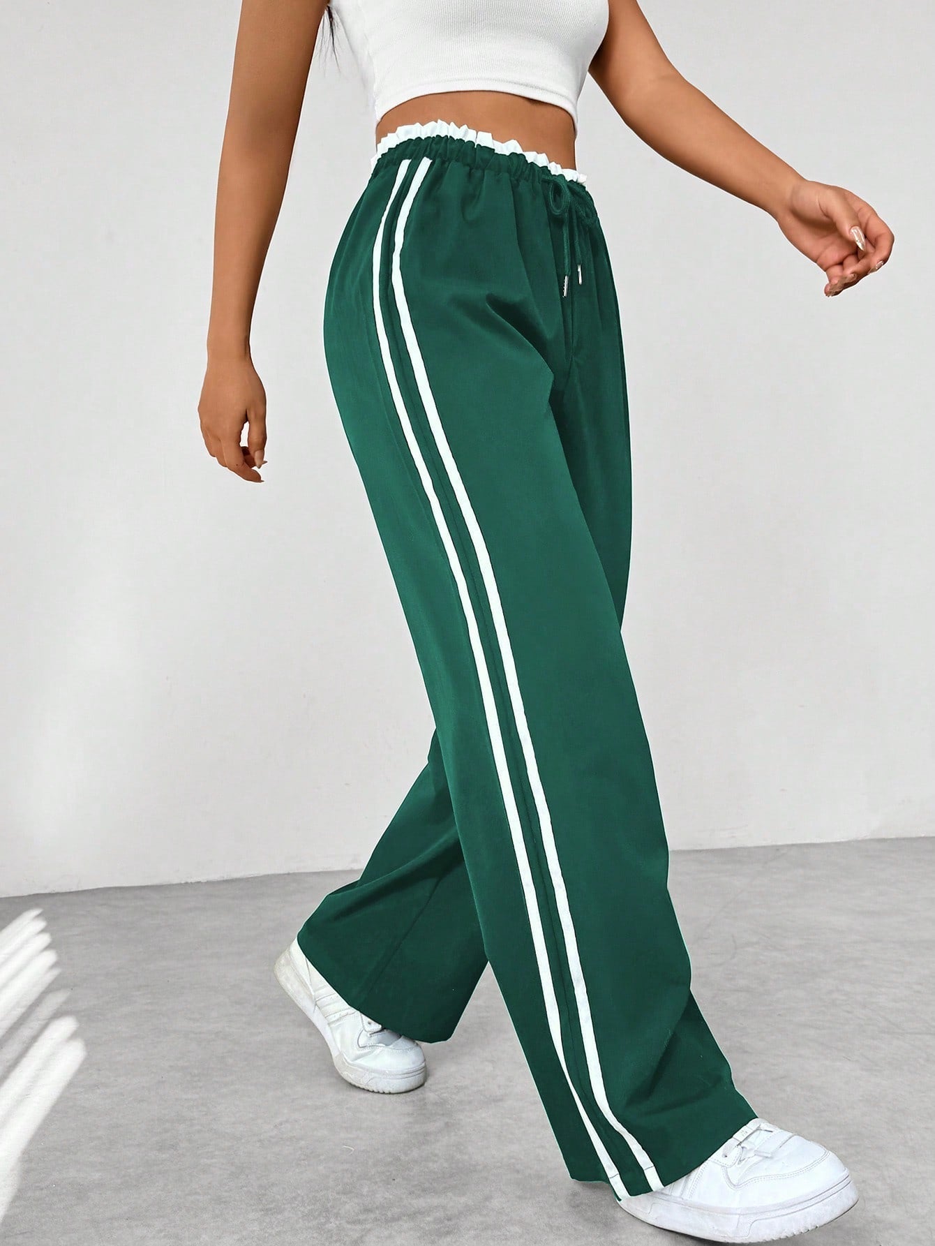 Dames Wide - Leg Broek met Strepen en Elastische Taille - De Mode OutletFA-11300425-140106-92-7