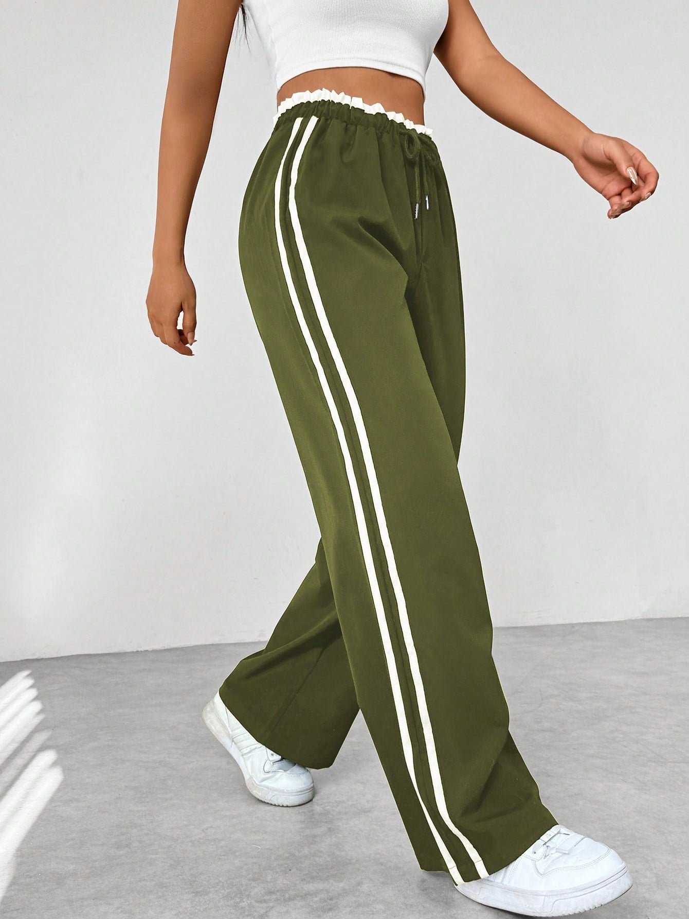 Dames Wide - Leg Broek met Strepen en Elastische Taille - De Mode OutletFA-11300425-140106-92-4