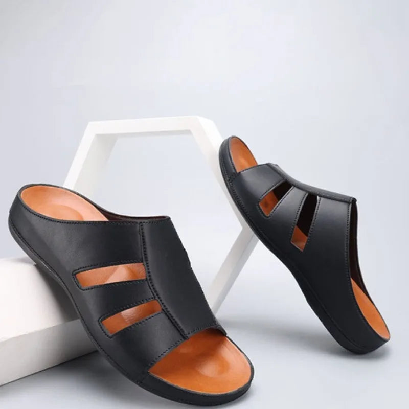 Heren Slippers met Open Teen – Instapmodel met Uitgesneden Bovenwerk